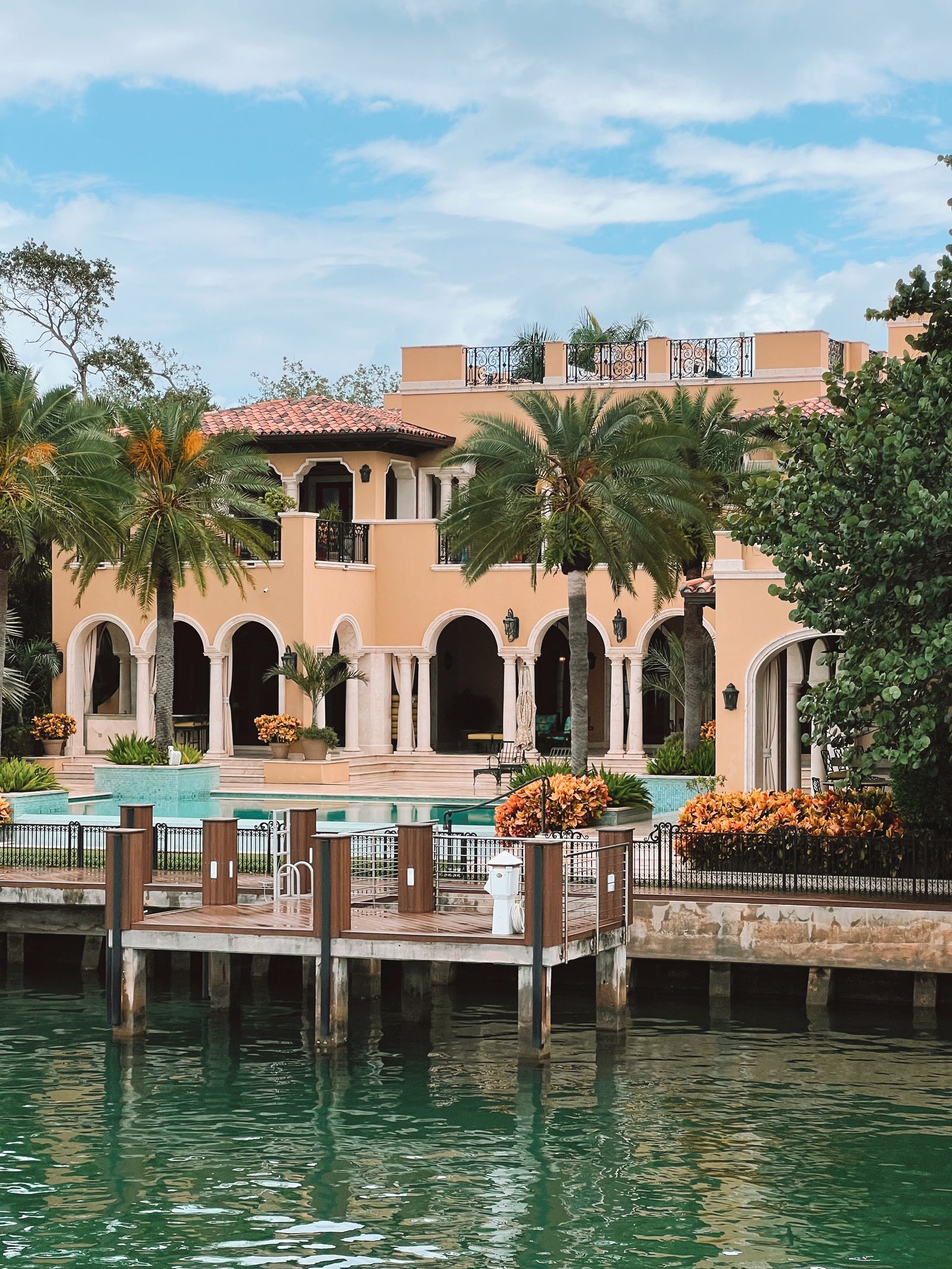 Waterfront Mediterranean villa with pool in Florida